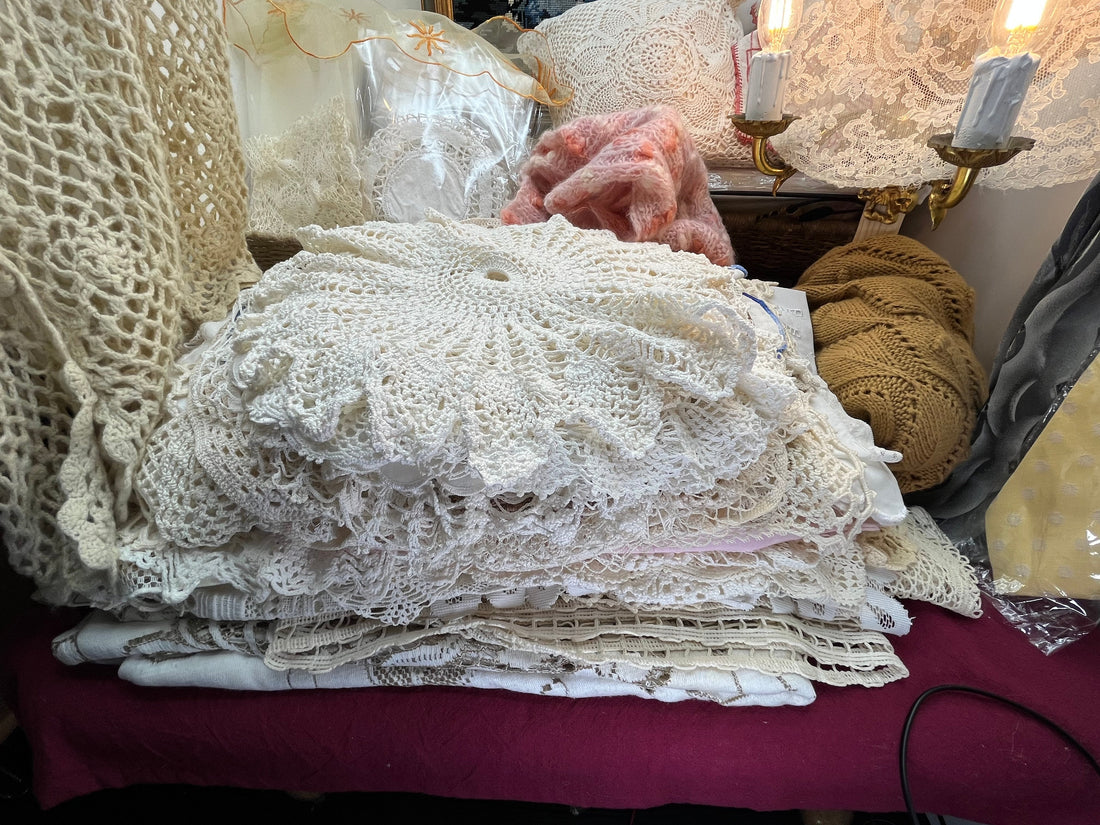 小物レース品の撮影作業