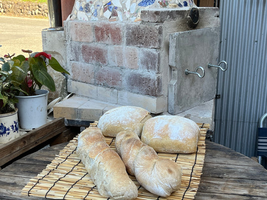 念願の天然酵母パン・薪燃料石窯パンが出来ました。