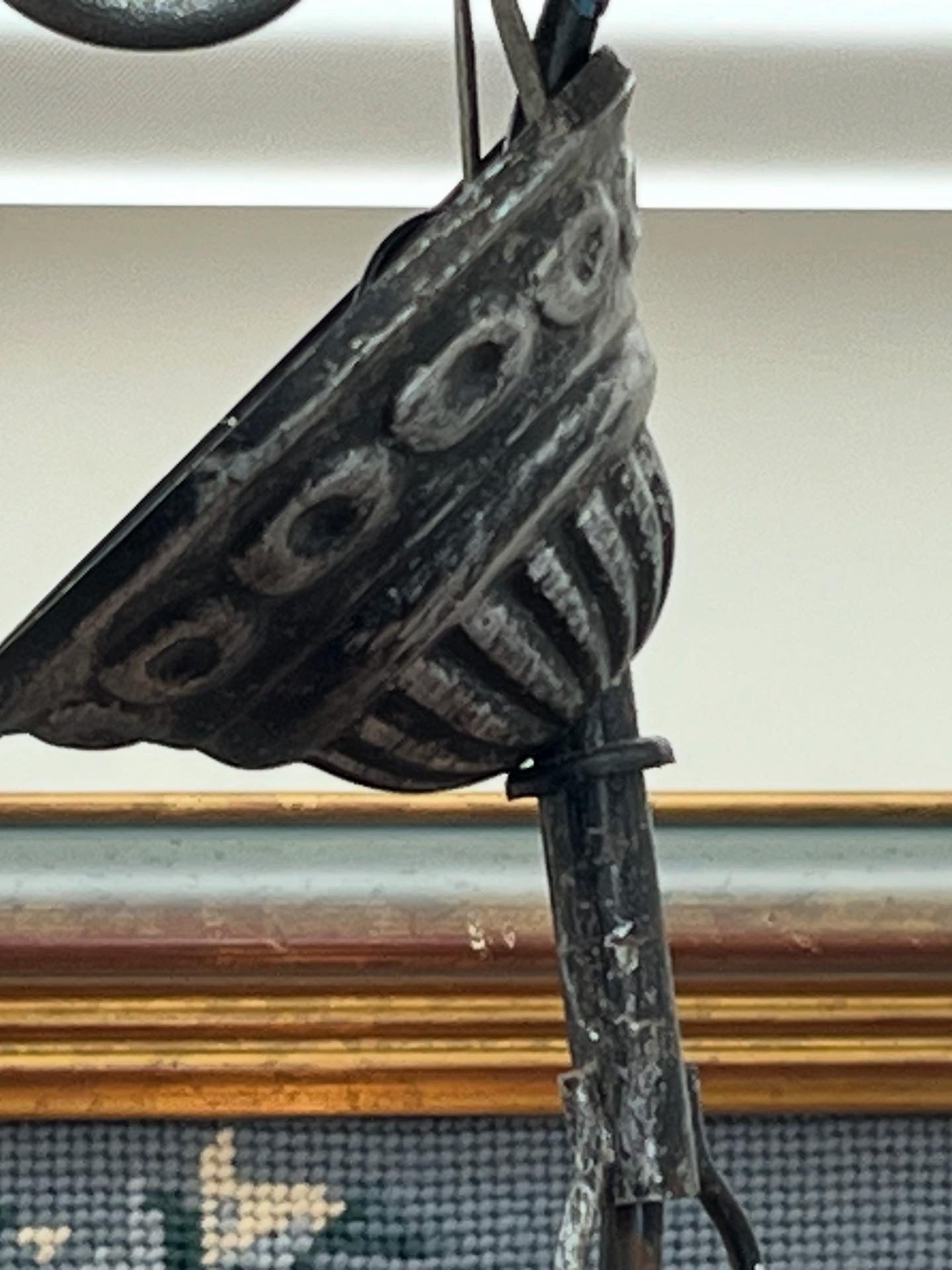 アンティーク花模様陶器 & 蝋燭型ソケット 吊り下げアイアンランプ３灯