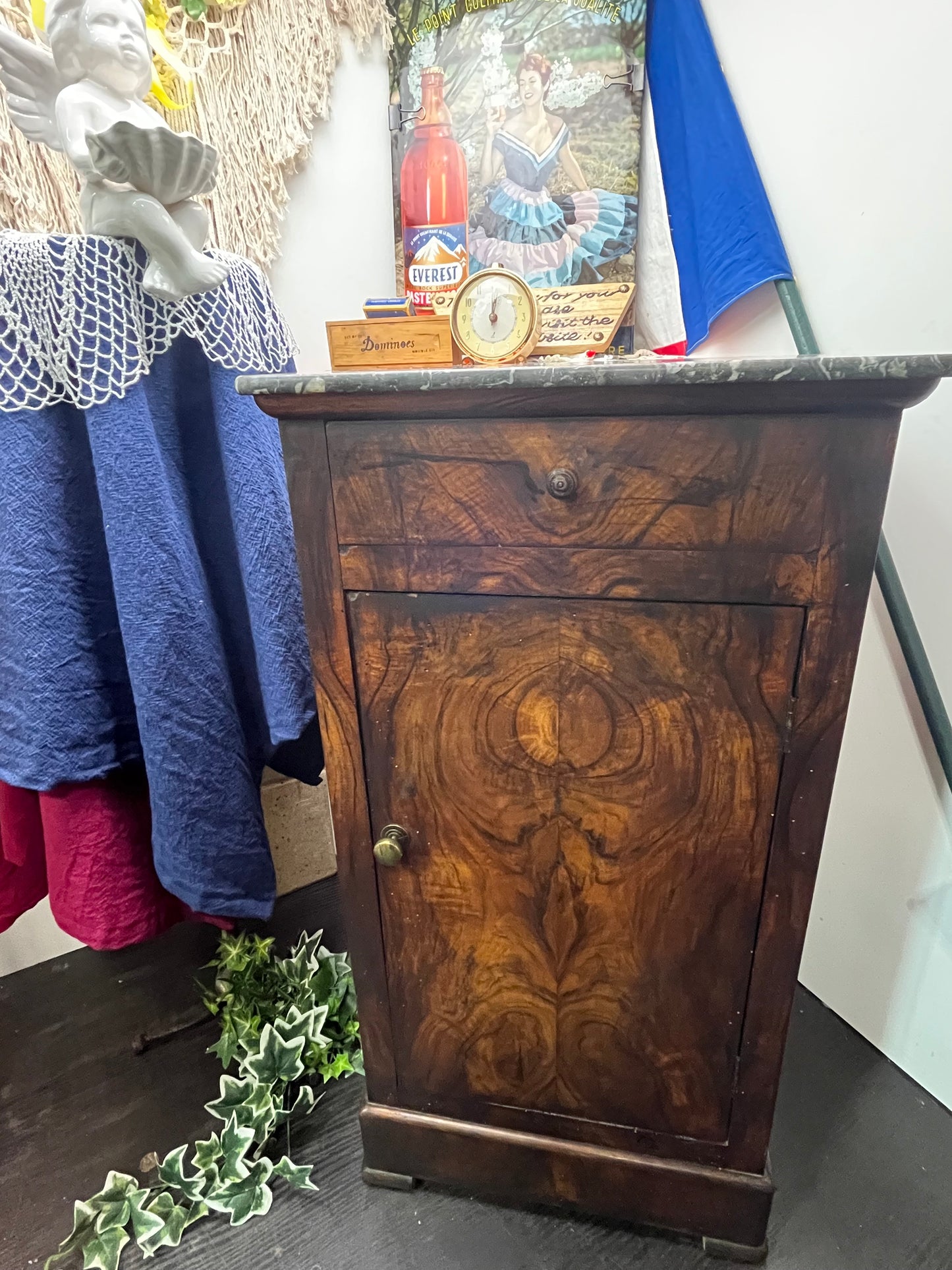 天然大理石　天板付ウォールナットサイドチェスト