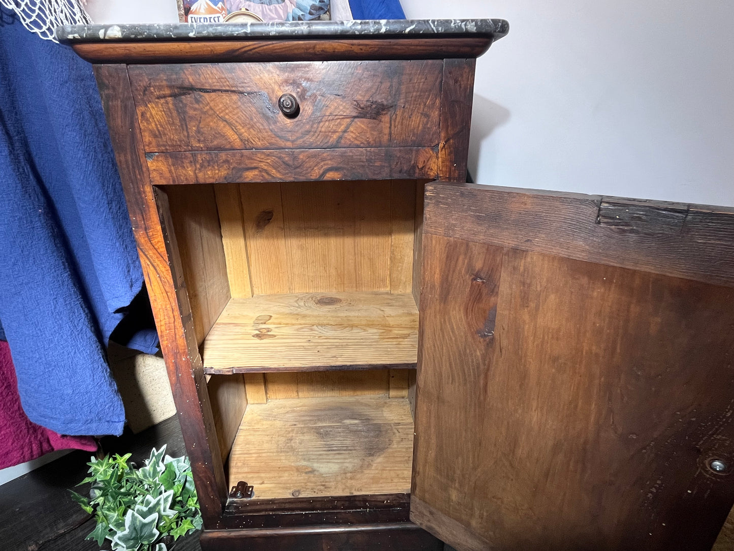 天然大理石　天板付ウォールナットサイドチェスト