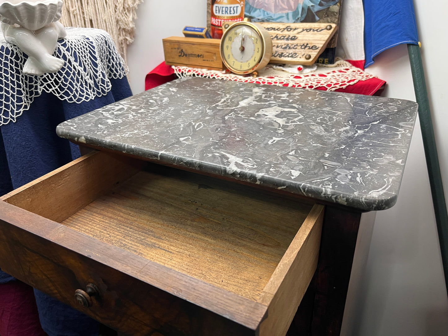 天然大理石　天板付ウォールナットサイドチェスト