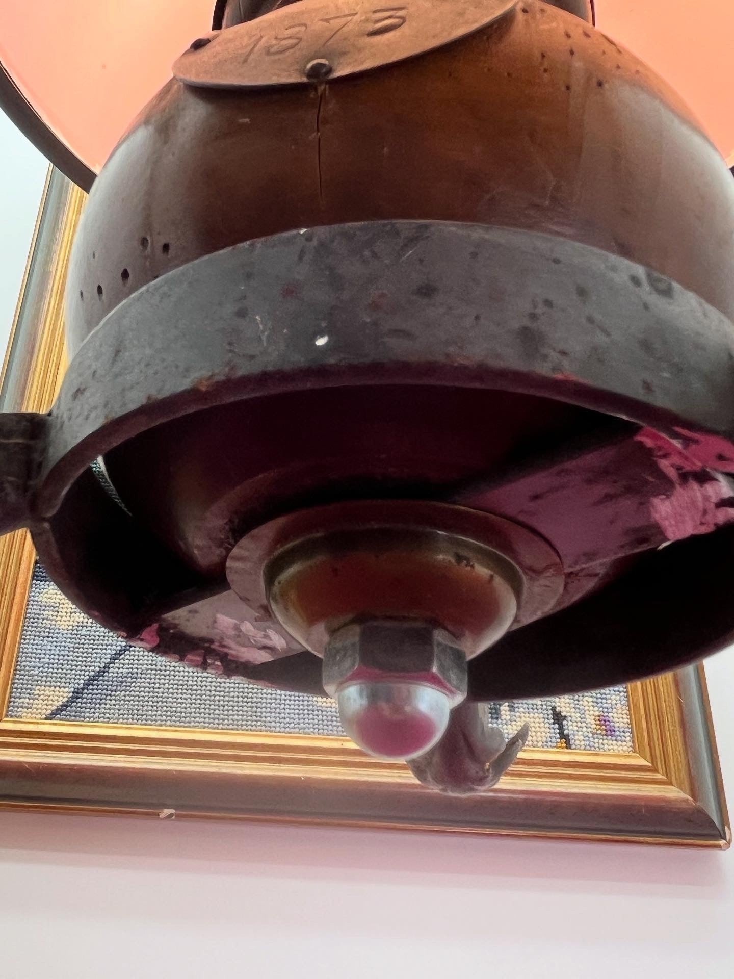 貴重なアンティークレッドガラス　アイアンウッド装飾 ペンダントライト