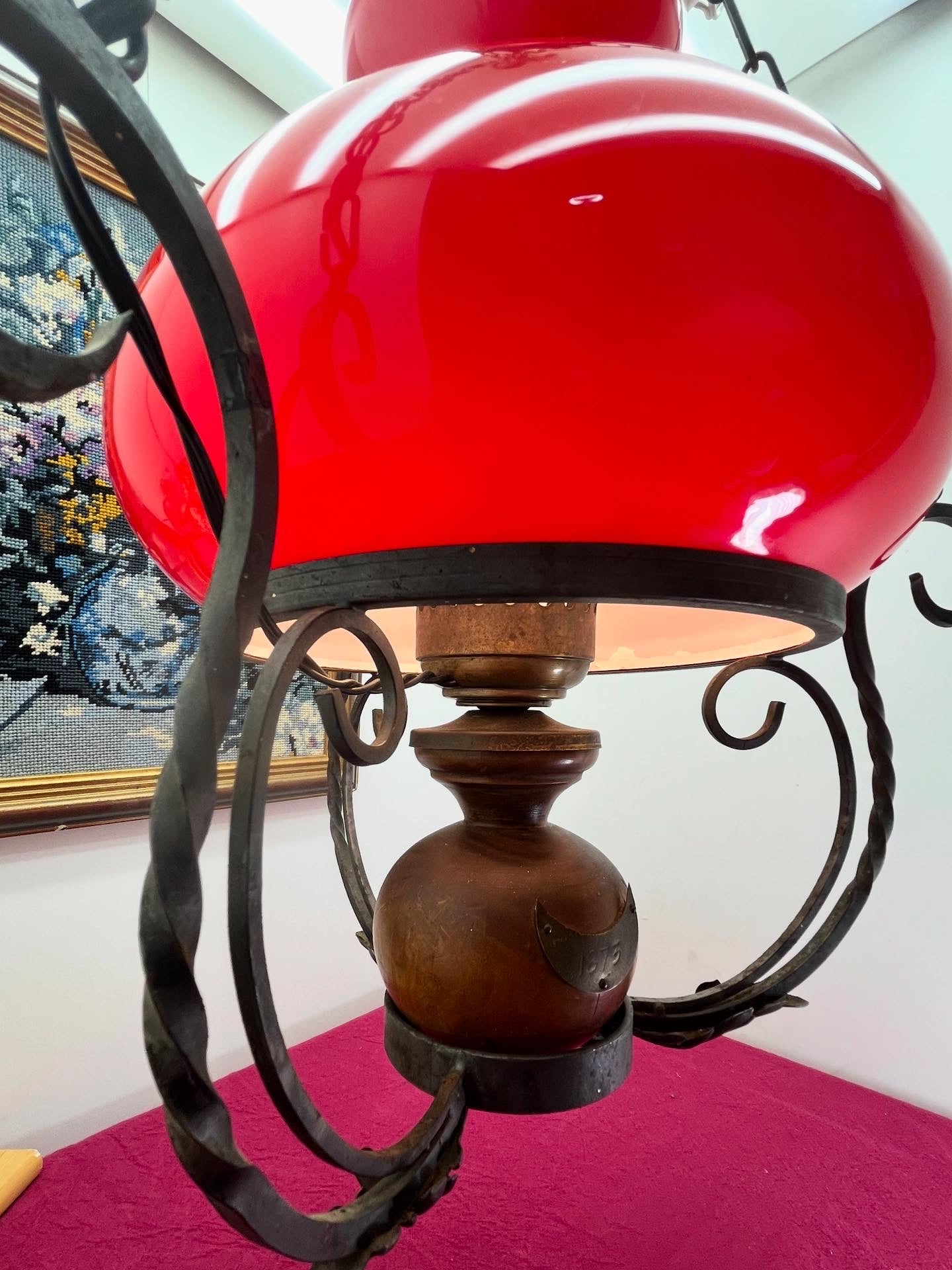 貴重なアンティークレッドガラス　アイアンウッド装飾 ペンダントライト