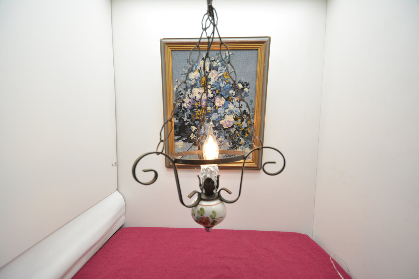 アンティーク花模様陶器 & 蝋燭型ソケット 吊り下げアイアンランプ