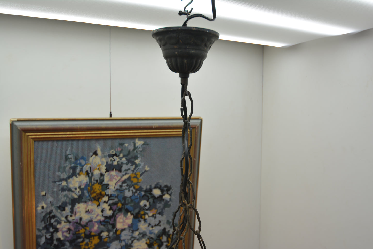 アンティーク花模様陶器 & 蝋燭型ソケット 吊り下げアイアンランプ