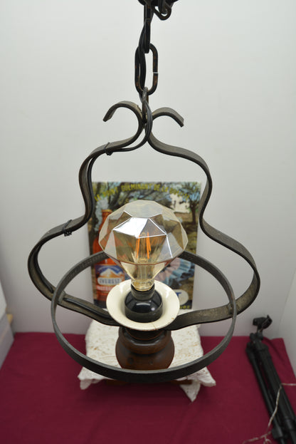 ヴィンテージ鋳鉄ウッドペンダントライト　花柄陶器とダイヤ電球付き吊り下げランプ