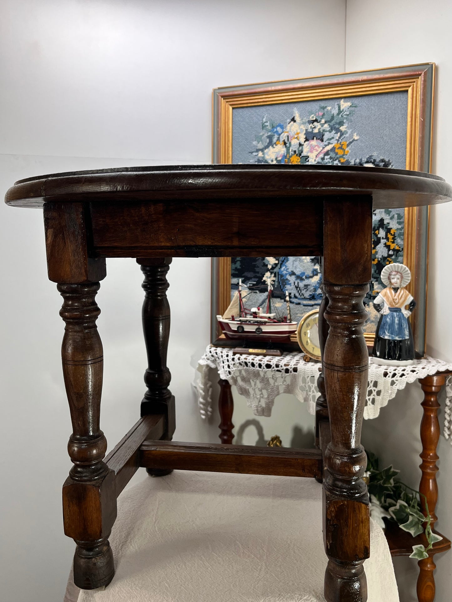 本格アンティーク ラウンド丸テーブル