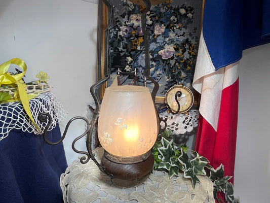 ヴィンテージ　吊り下げフラワー模様ランプ