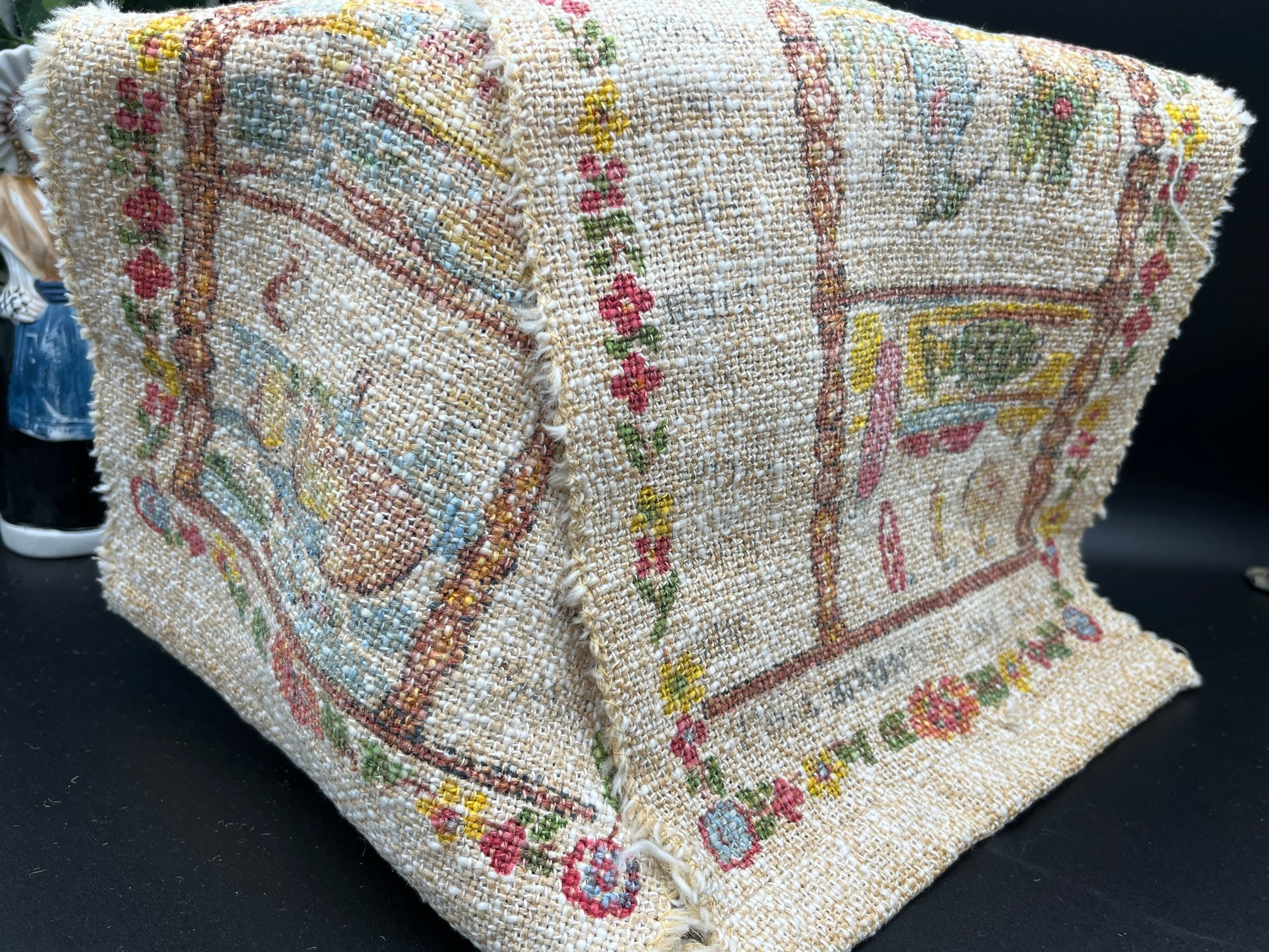クロスステッチ刺繍入り手織りファブリック