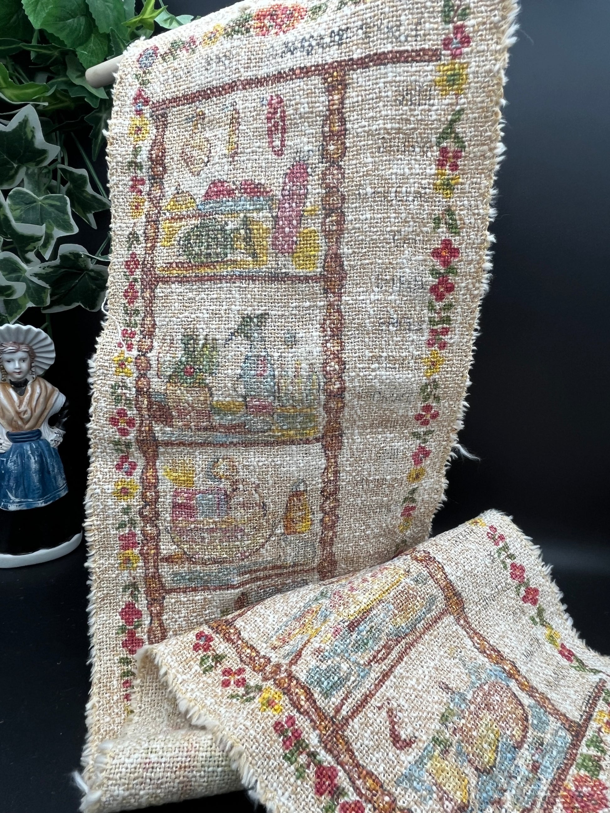 クロスステッチ刺繍入り手織りファブリック