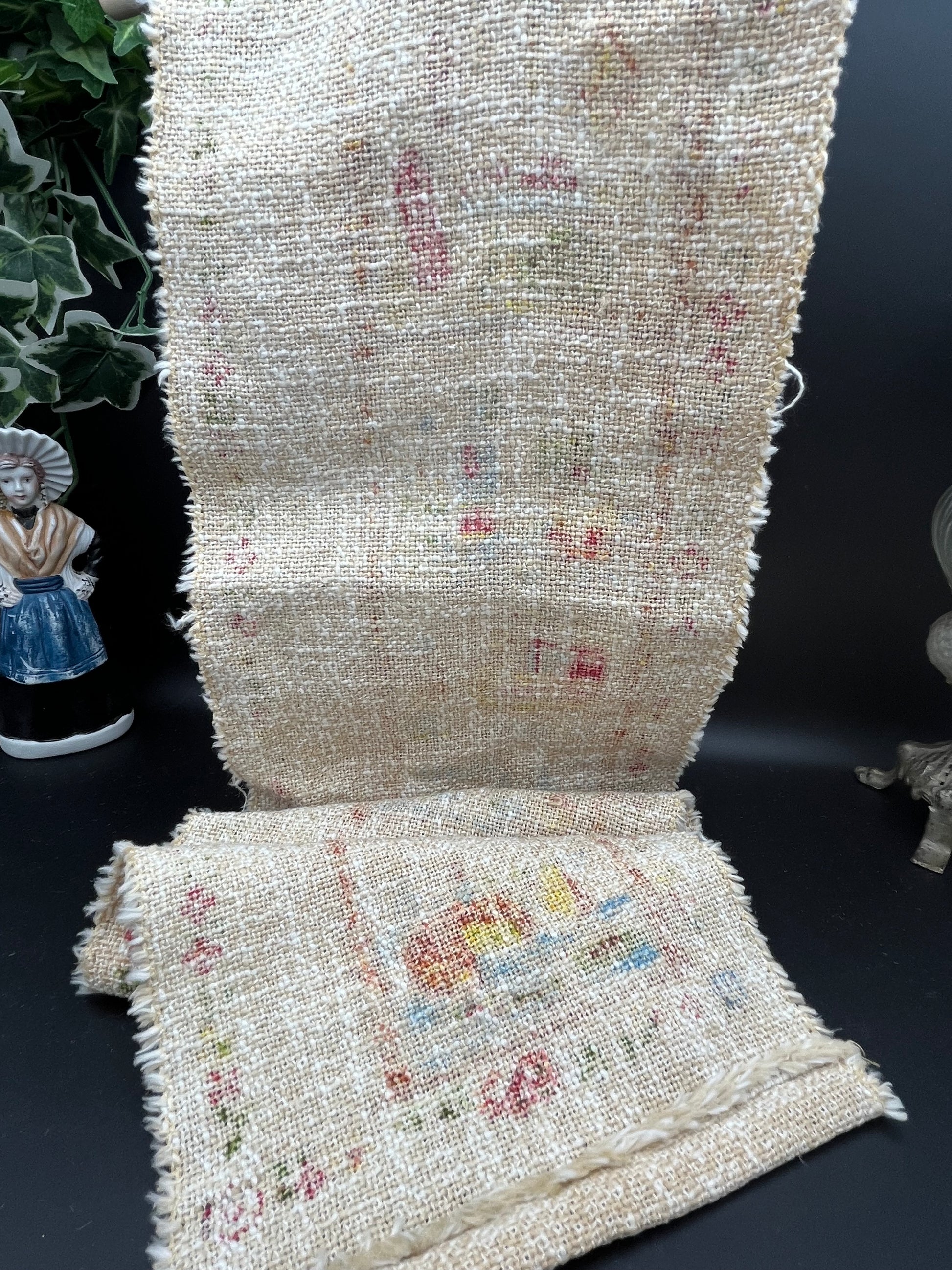 クロスステッチ刺繍入り手織りファブリック