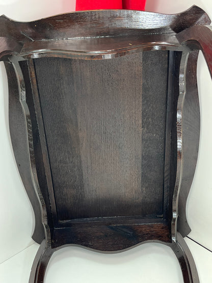 曲線が素敵な猫脚テーブル