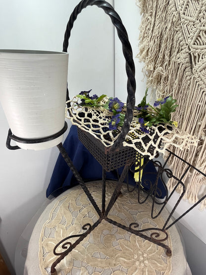 アイアン製マガジンラック＆プランタースタンド付き（2段式）