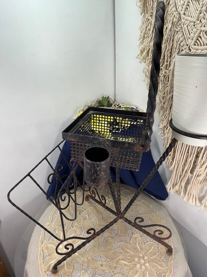 アイアン製マガジンラック＆プランタースタンド付き（2段式）