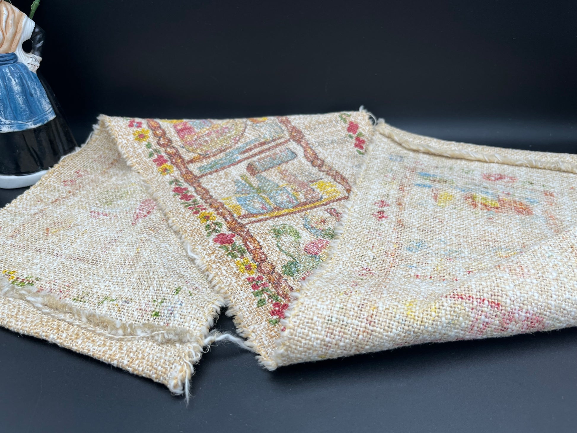 クロスステッチ刺繍入り手織りファブリック