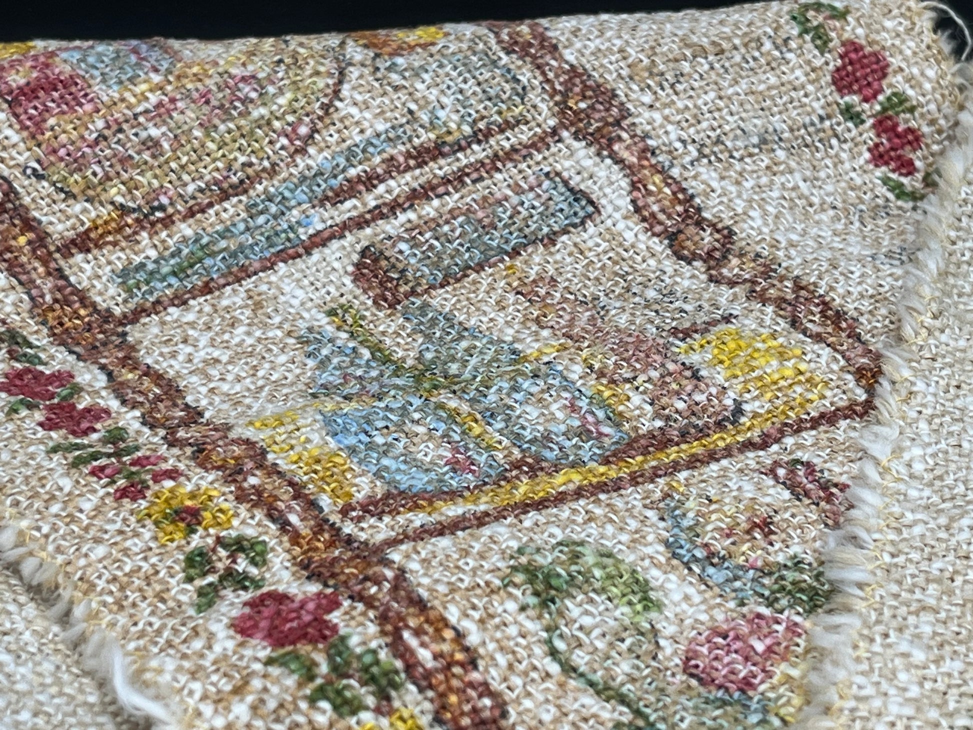 クロスステッチ刺繍入り手織りファブリック
