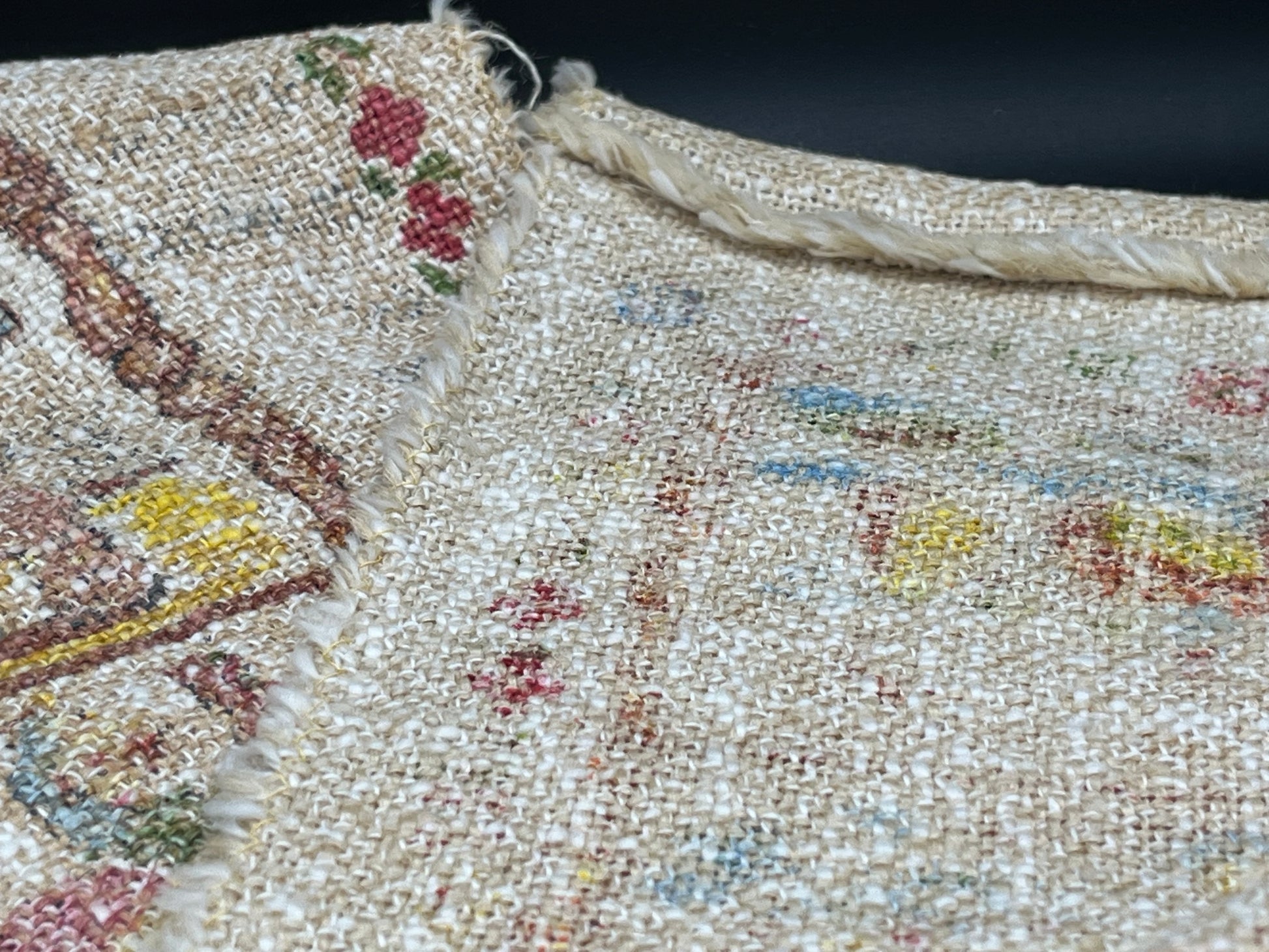 クロスステッチ刺繍入り手織りファブリック