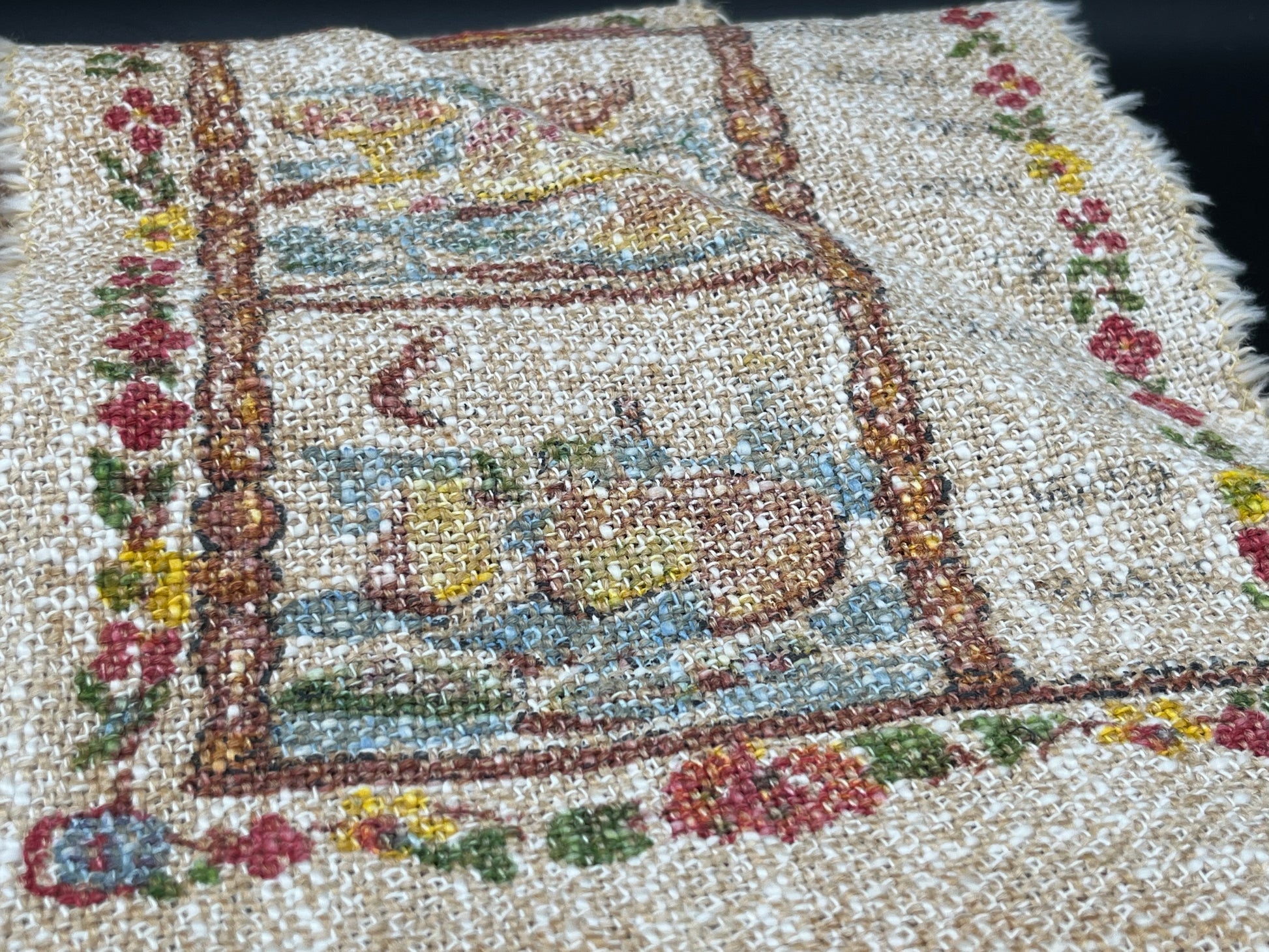 クロスステッチ刺繍入り手織りファブリック
