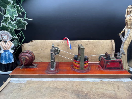 NEW フランスの屋根裏で見つけたアンティークおもちゃ