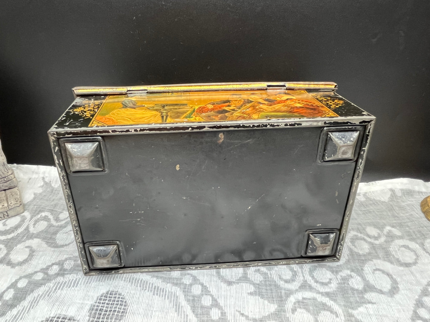 NEW ヨーロッパ アンティーク名画装飾入り錫製ブリキ缶