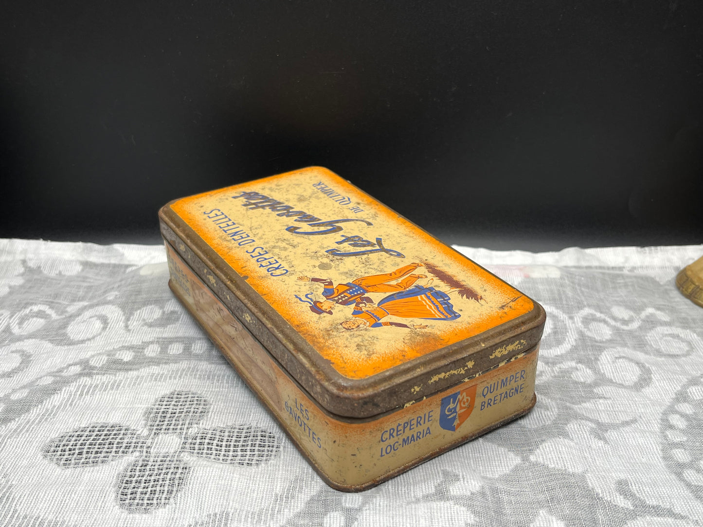 NEW フランス製《Les Gavottes / レ・ガヴォット》ヴィンテージ菓子缶