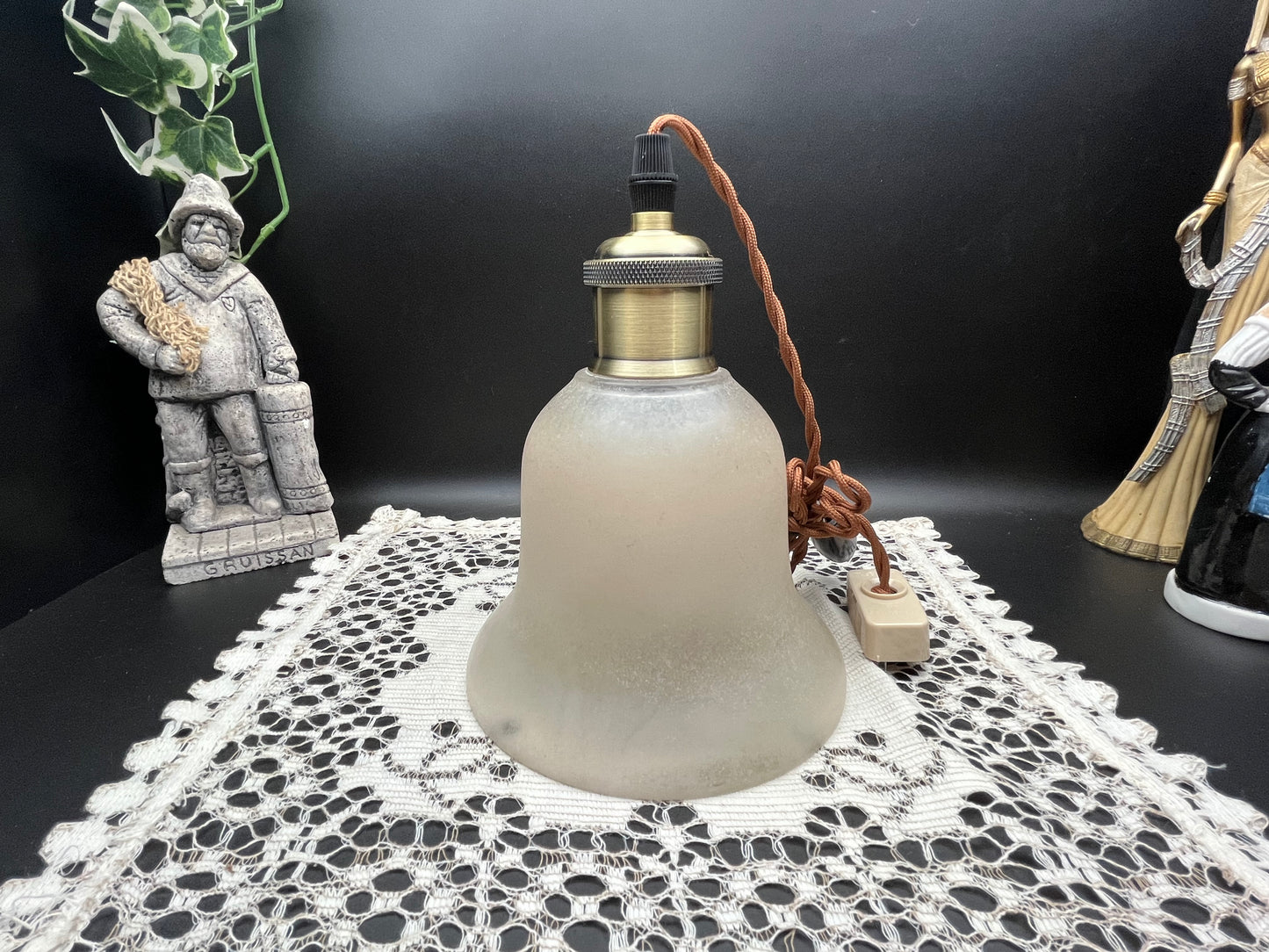 アンティーク フロストガラス 真鍮ソケットペンダントライト