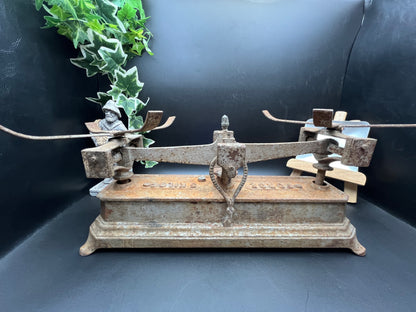 アンティーク 鋳鉄製 バランススケール／天秤 5KILOS刻印付き