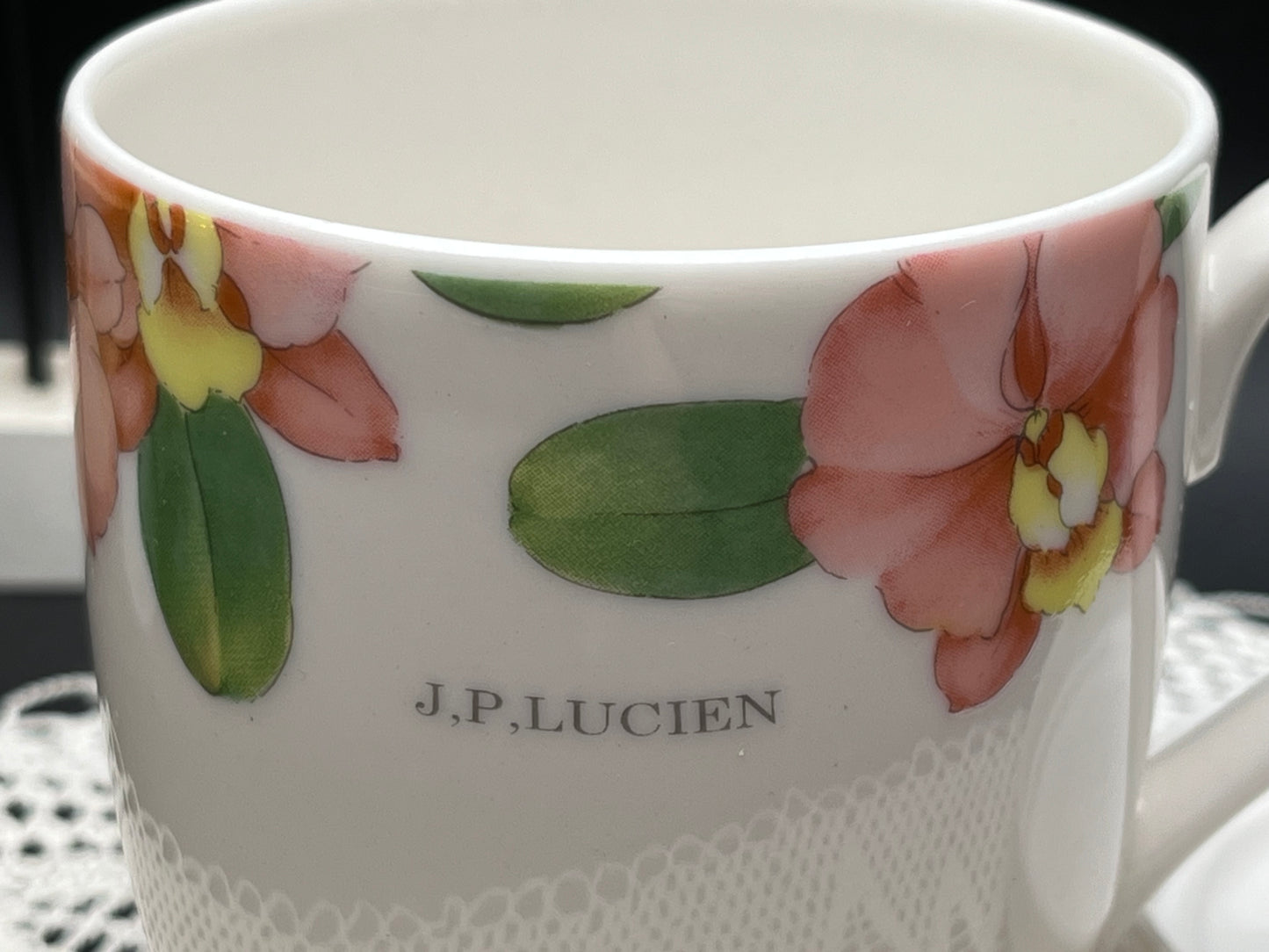 NEW フランス製 J.P.ルシアン 蓋付きフラワーマグカップ